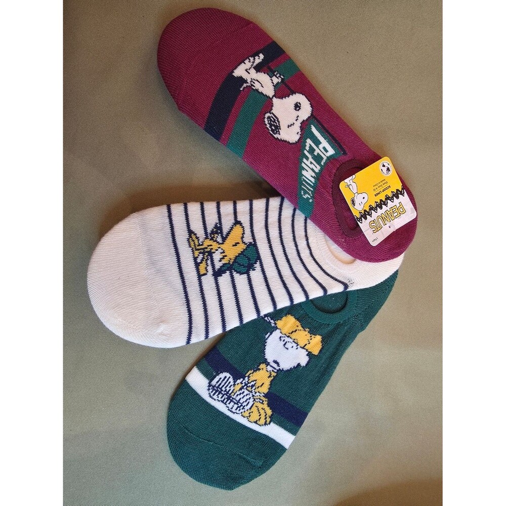 NWT Peanuts Women's multi Socks